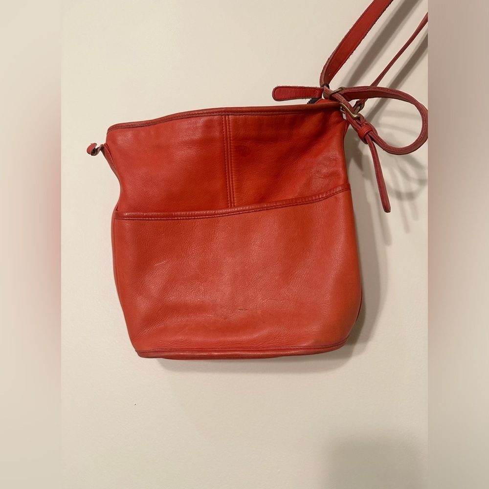 Vintage Red leather Coach Bucket bag duffle crossbody/shoulder Bag purse - Picture 4 of 9